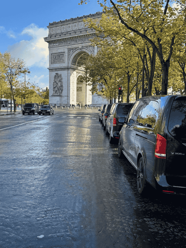 Paris Transfer Moment